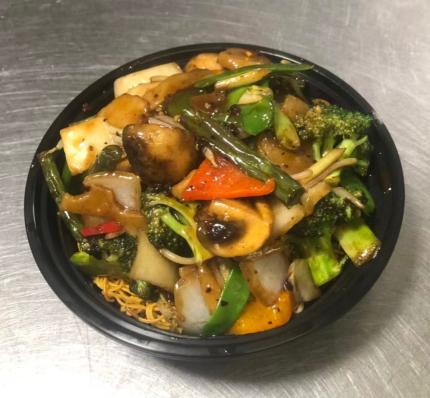 Crispy Noodles with Mixed Vegetables in Black Bean Sauce 鼓汁雜菜燙底麵